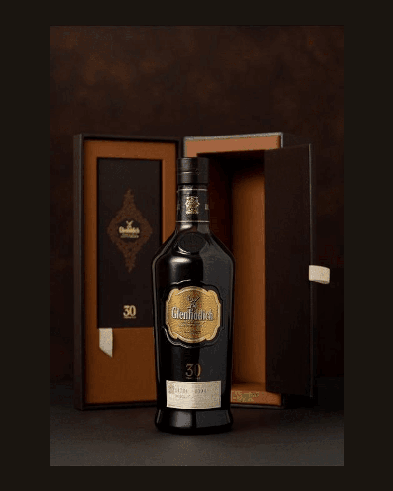 Glenfiddich 30 Años — botella y estuche de presentación