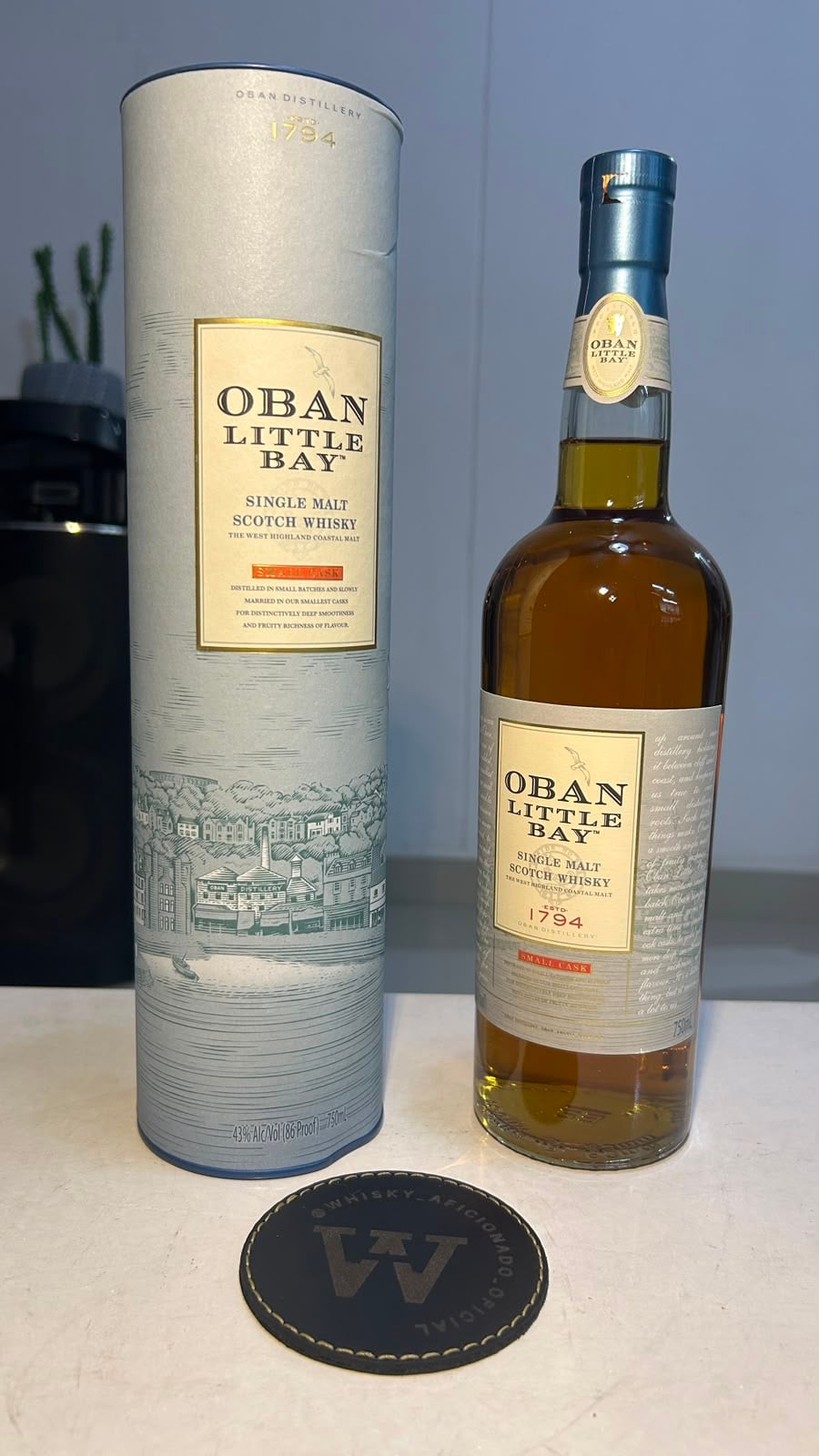 Botella de Oban Little Bay Single Malt Scotch Whisky